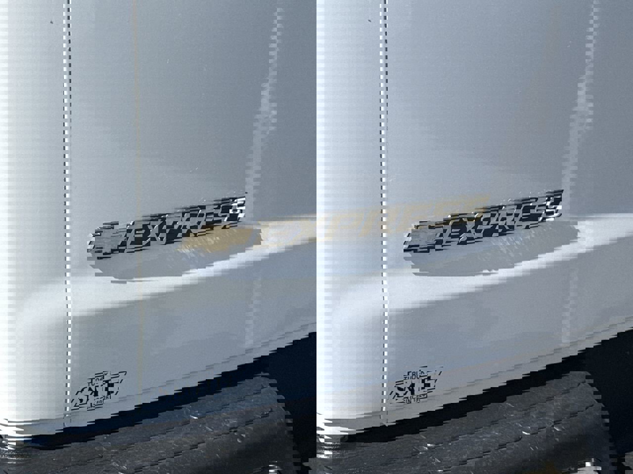 Used 2024 Chevrolet Express 2500 w/ Driver Convenience Package image 25