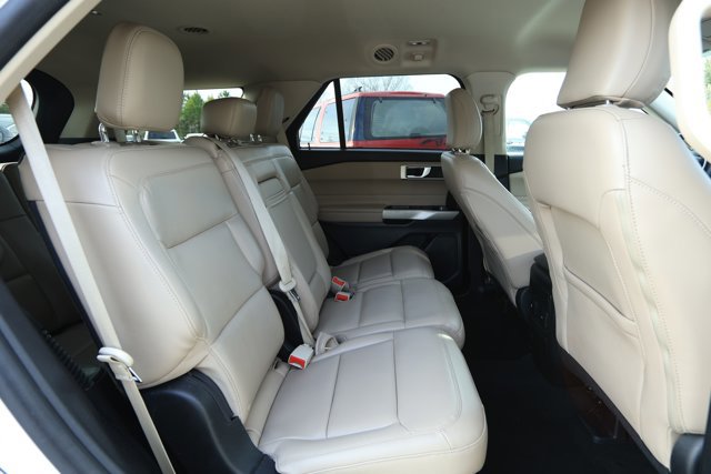 Used 2023 Ford Explorer XLT w/ Equipment Group 202A image 29