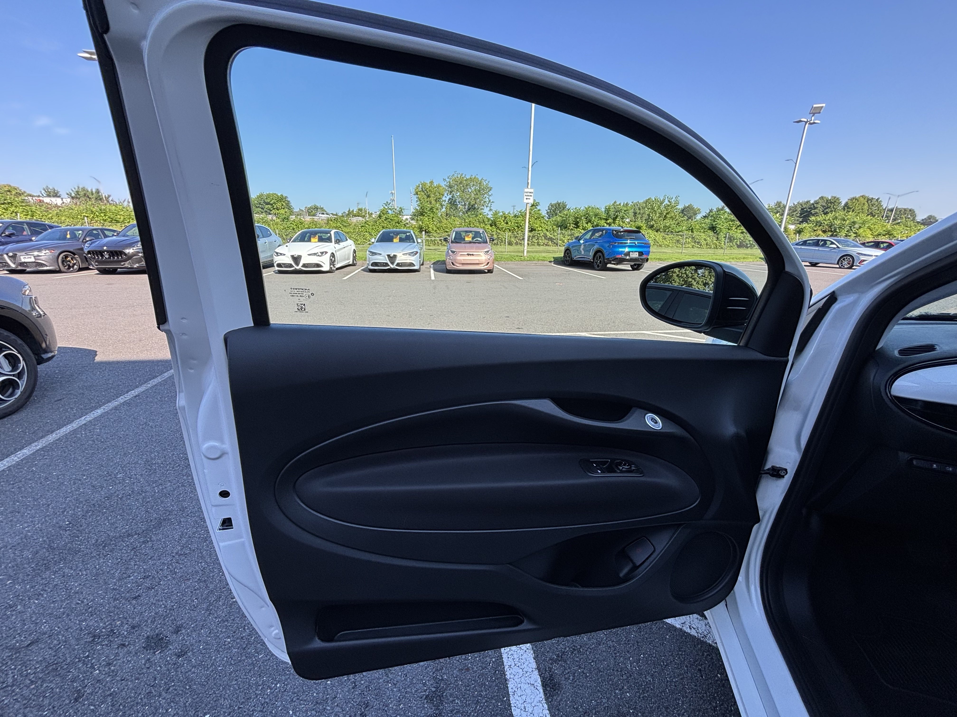 New 2026 FIAT 500 e w/ Comfort Group FWD image 28