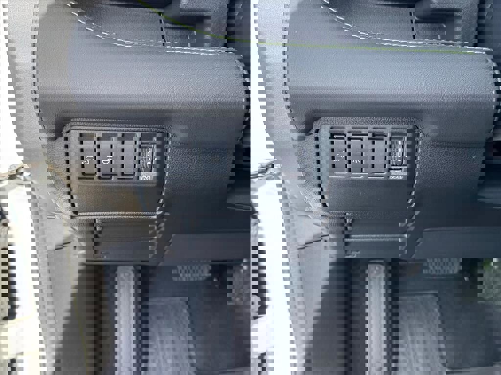 Used 2025 Subaru Ascent Onyx Edition w/ Onyx Package image 18