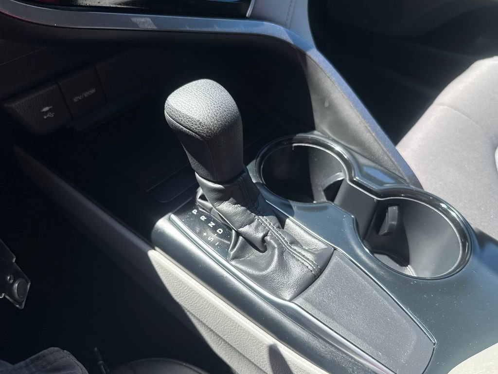 Used 2018 Toyota Camry LE FWD image 25