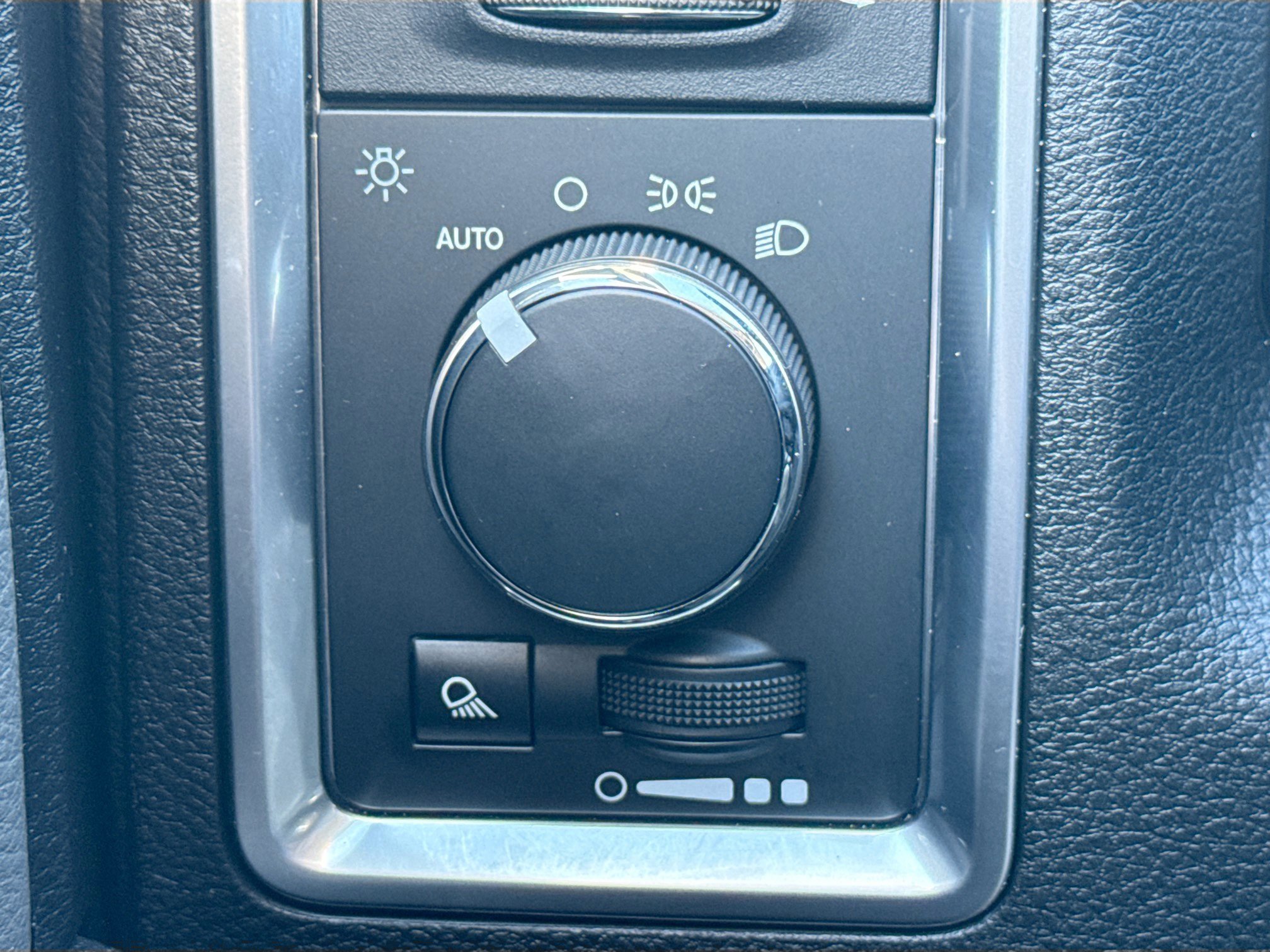 Used 2024 RAM 1500 Classic SLT image 30