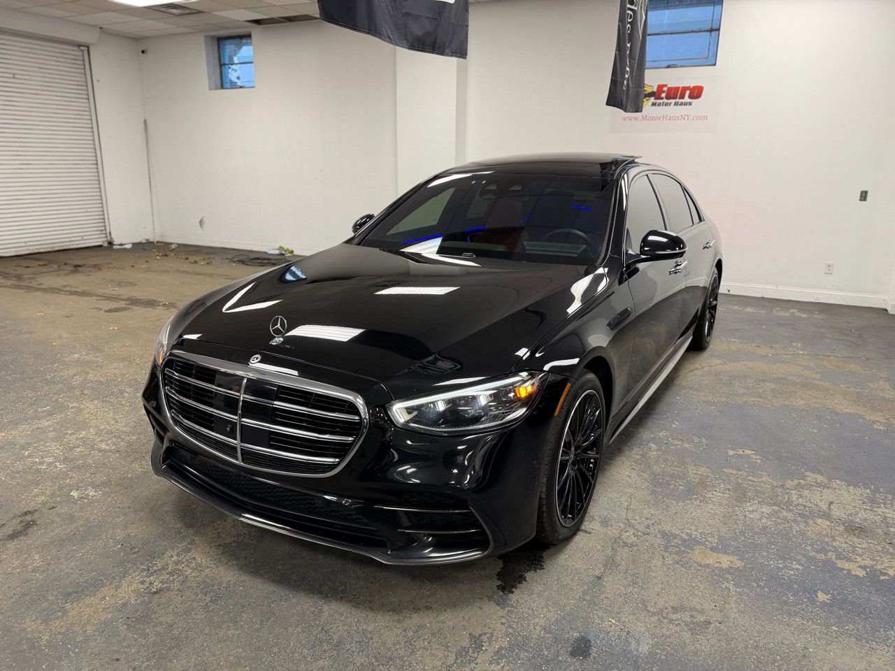 Used 2023 Mercedes-Benz S 580 S580 4MATIC image 2
