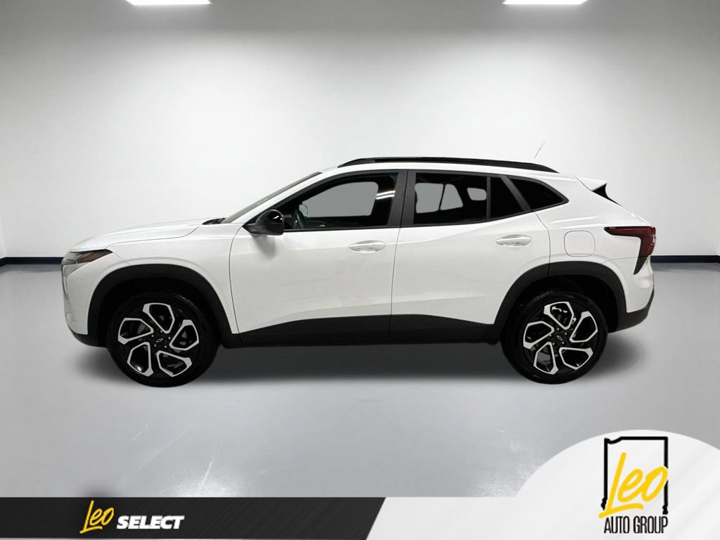 Used 2024 Chevrolet Trax RS w/ Driver Confidence Package FWD image 11