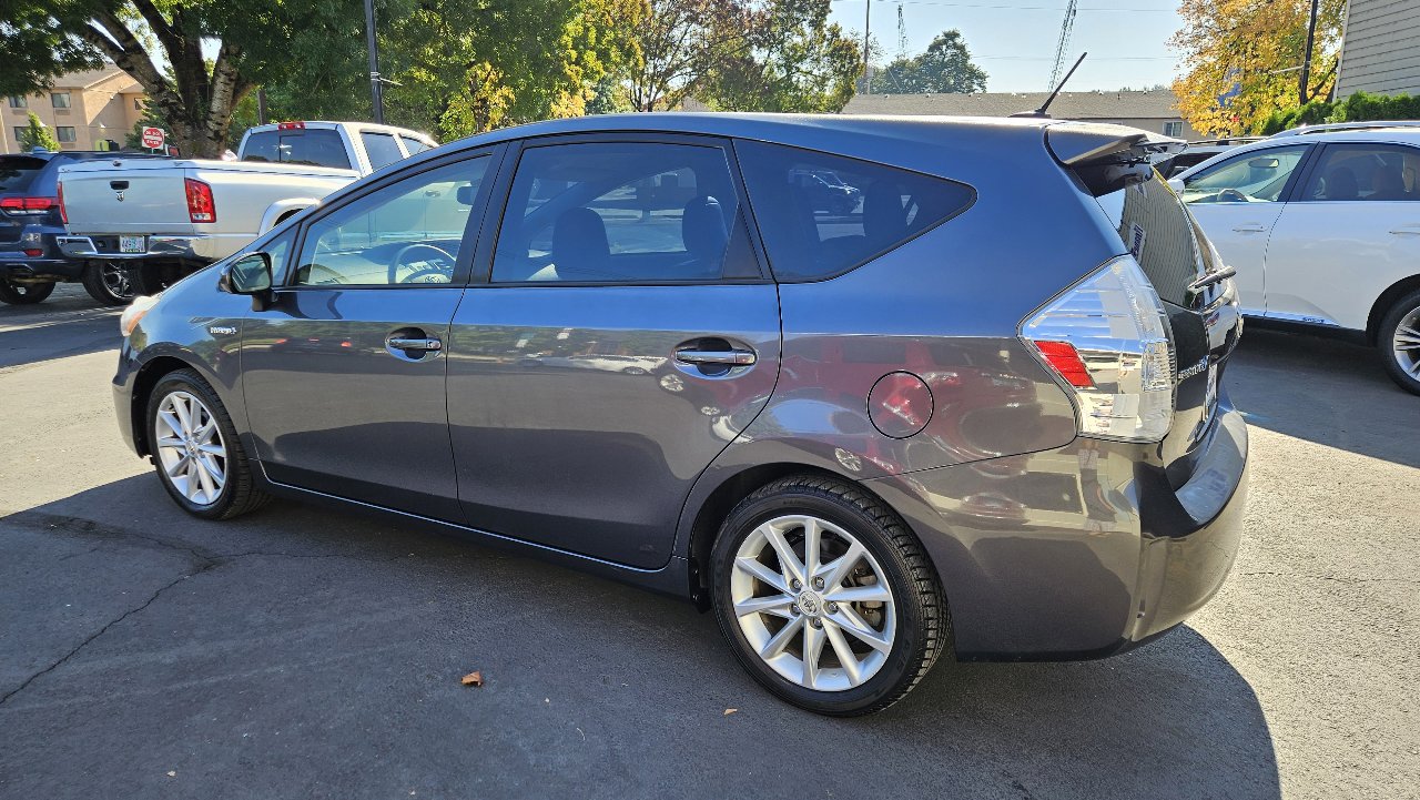 Used 2012 Toyota Prius V Five image 13