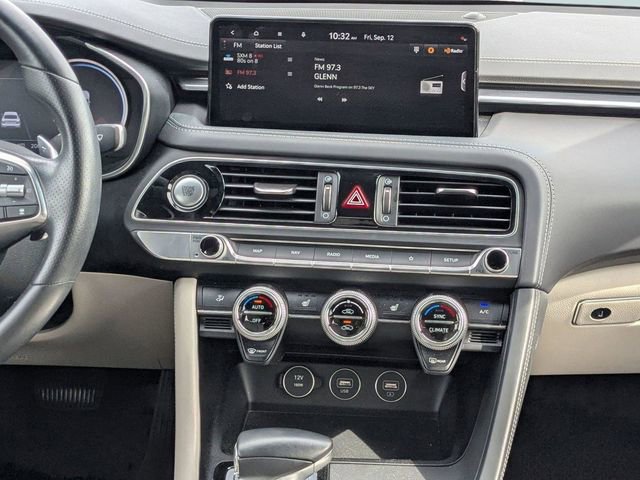 Used 2022 Genesis G70 2.0T image 22