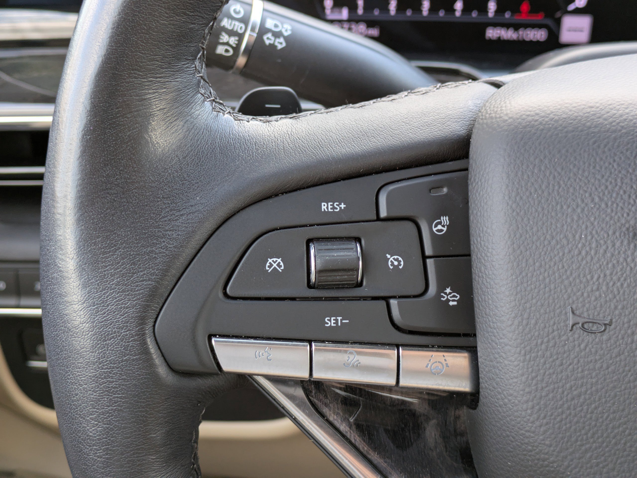 Certified 2023 Cadillac Escalade Premium Luxury image 25