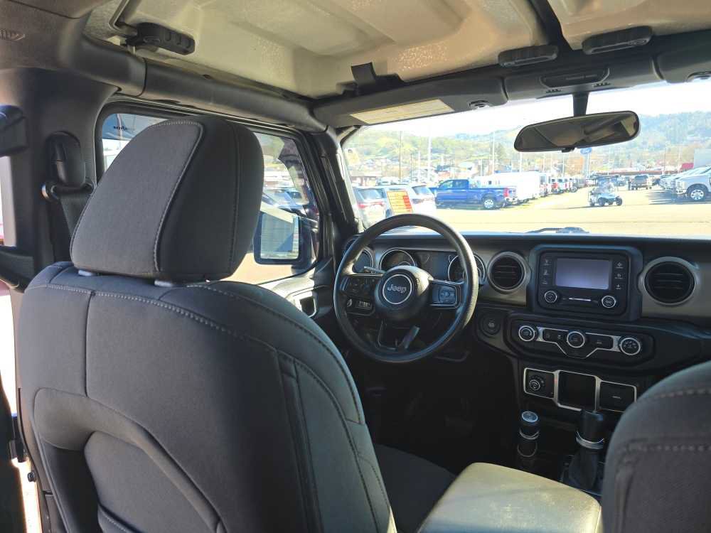 Used 2020 Jeep Gladiator Sport image 10