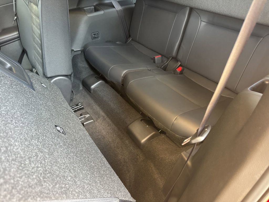 New 2025 Mitsubishi Outlander SE image 30