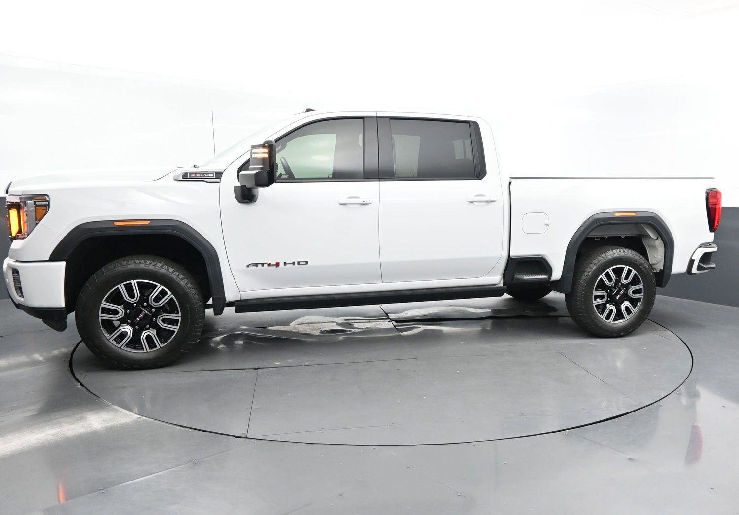 Used 2022 GMC Sierra 2500 AT4 w/ AT4 Preferred Package image 4