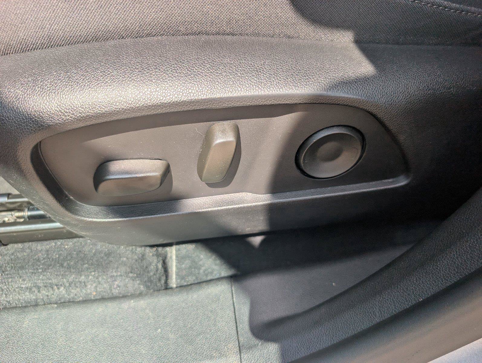 Used 2025 Chevrolet Equinox LT w/ Convenience Package II FWD image 13