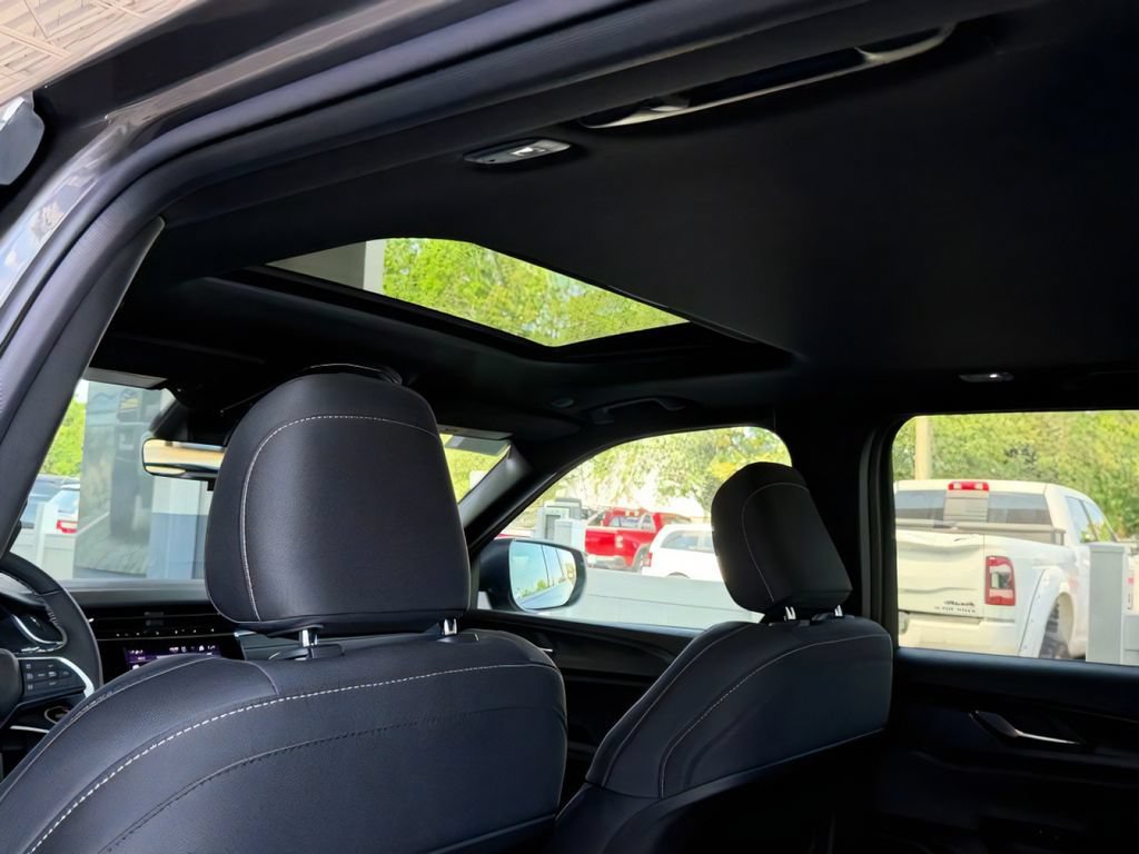 New 2026 Jeep Grand Cherokee Laredo X RWD image 23