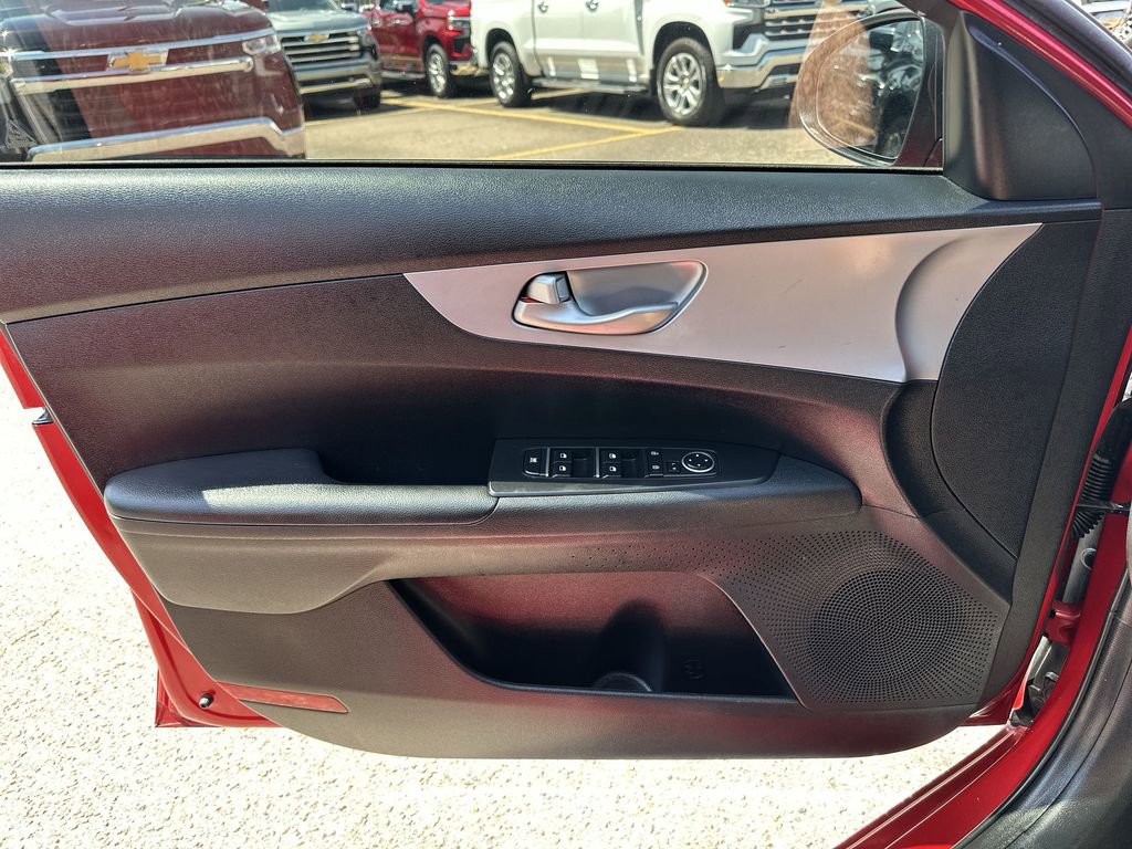 Used 2023 Kia Forte LXS FWD image 28