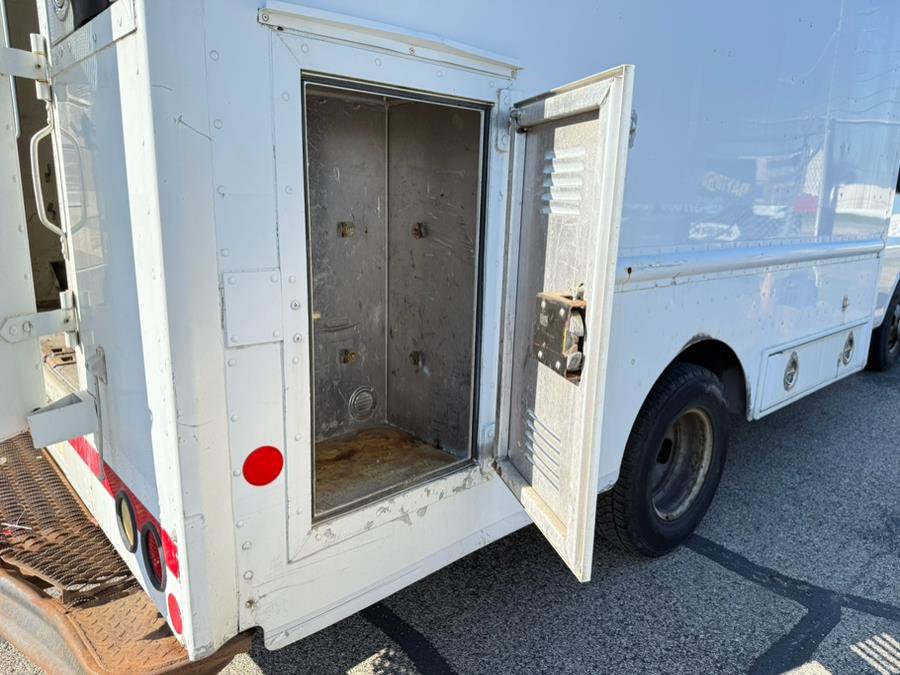 Used 2009 GMC Savana 3500 image 18