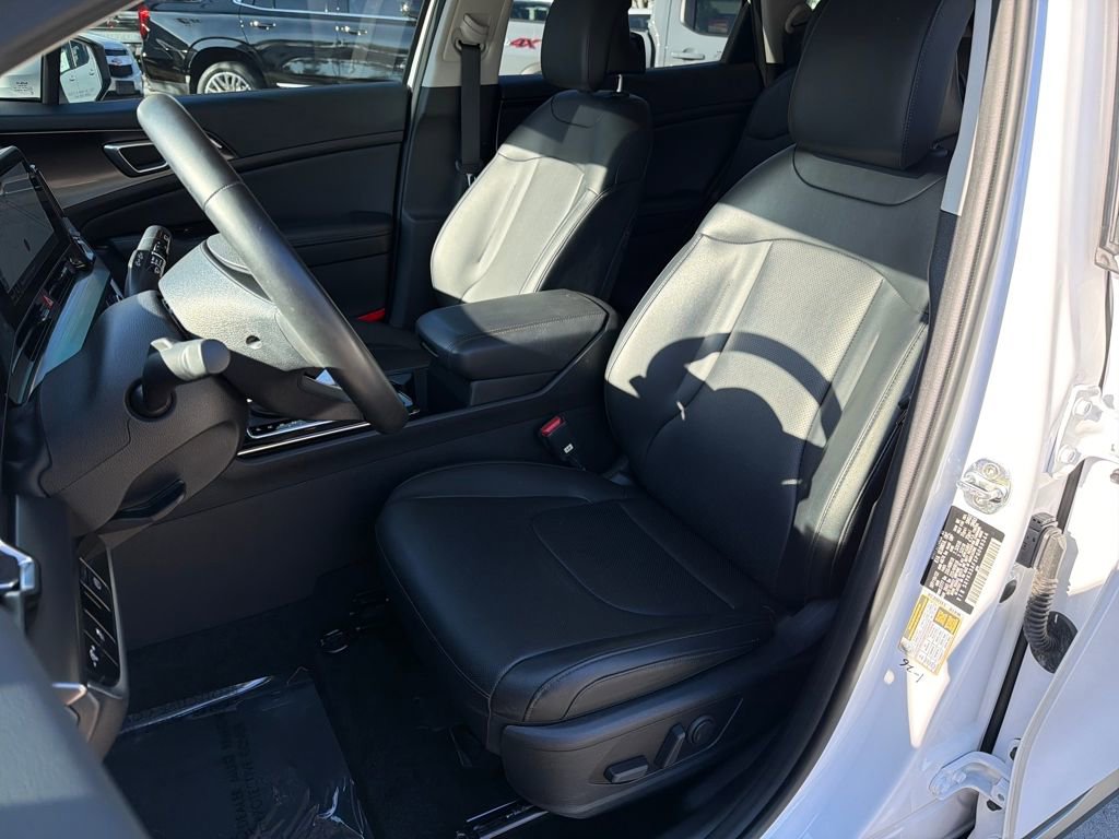 Used 2023 Kia Sportage EX image 31