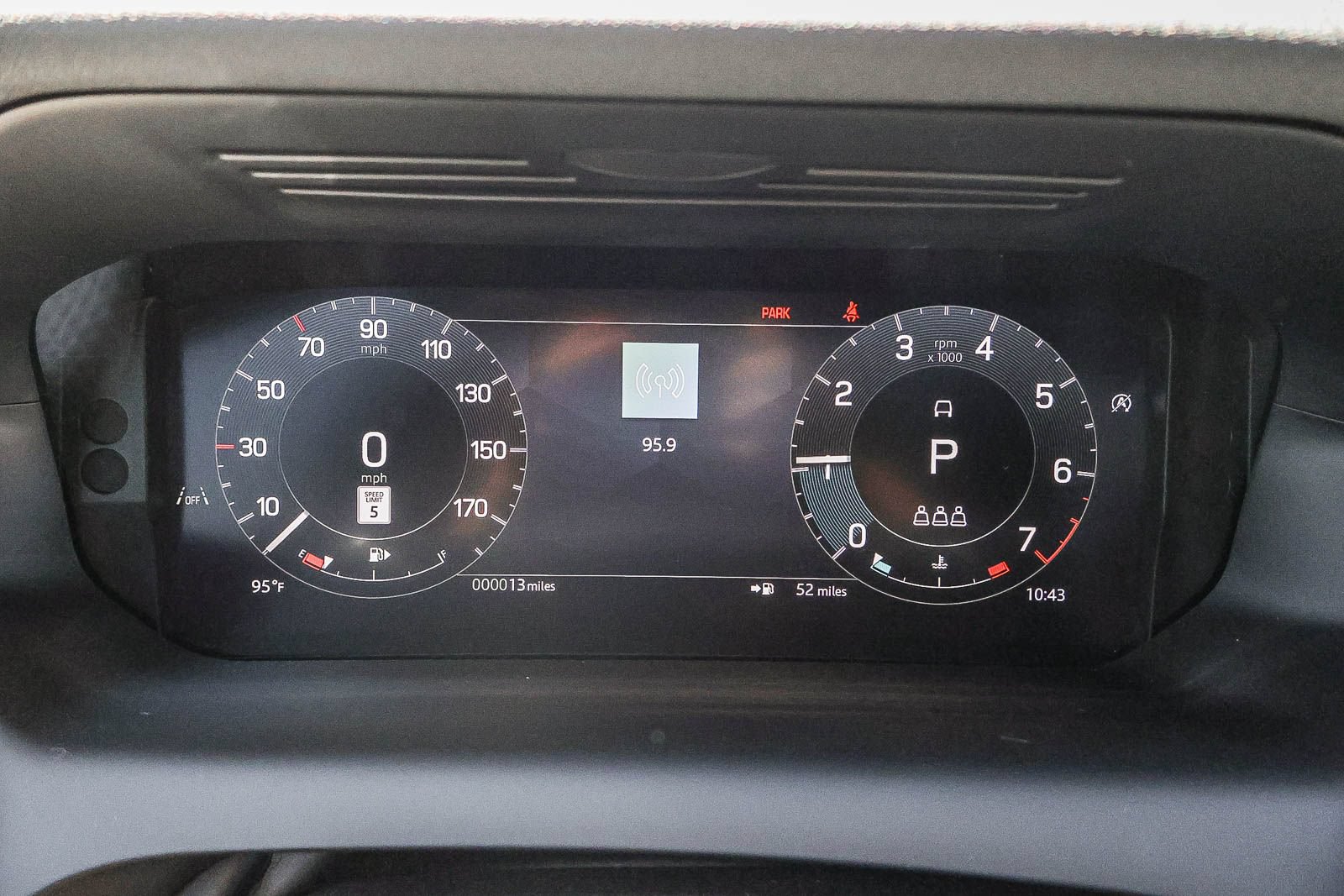 New 2026 Land Rover Discovery Sport Landmark AWD/4WD image 33