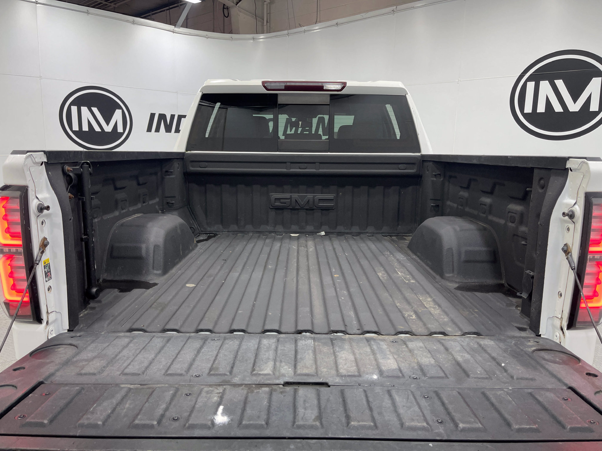 Used 2019 GMC Sierra 1500 SLT w/ SLT Premium Plus Package AWD/4WD image 26