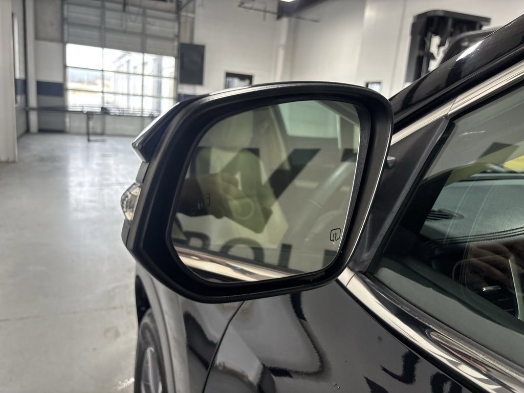 Used 2019 Toyota Highlander XLE image 12