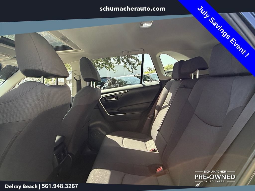 Used 2019 Toyota RAV4 XLE FWD image 12