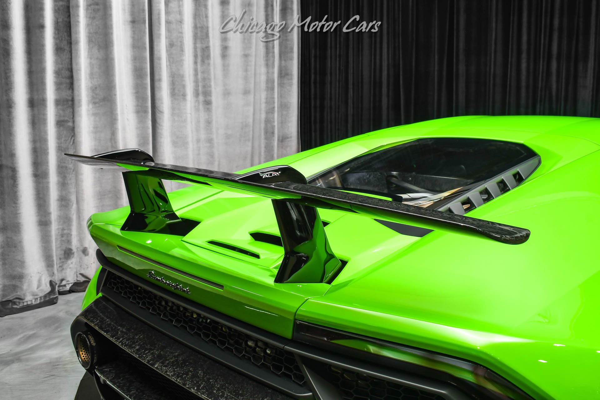 Used 2018 Lamborghini Huracan Performante image 37