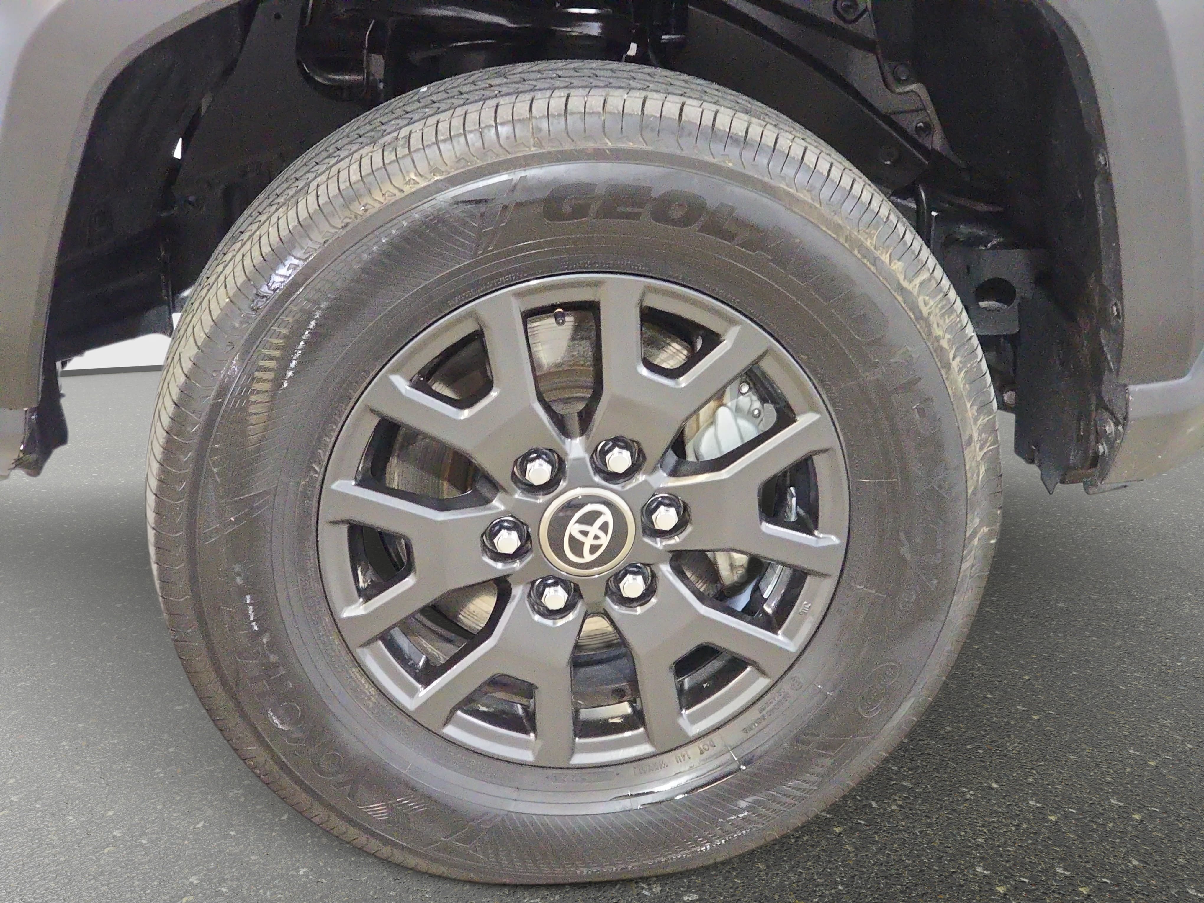 Used 2025 Toyota 4Runner SR5 AWD/4WD image 30
