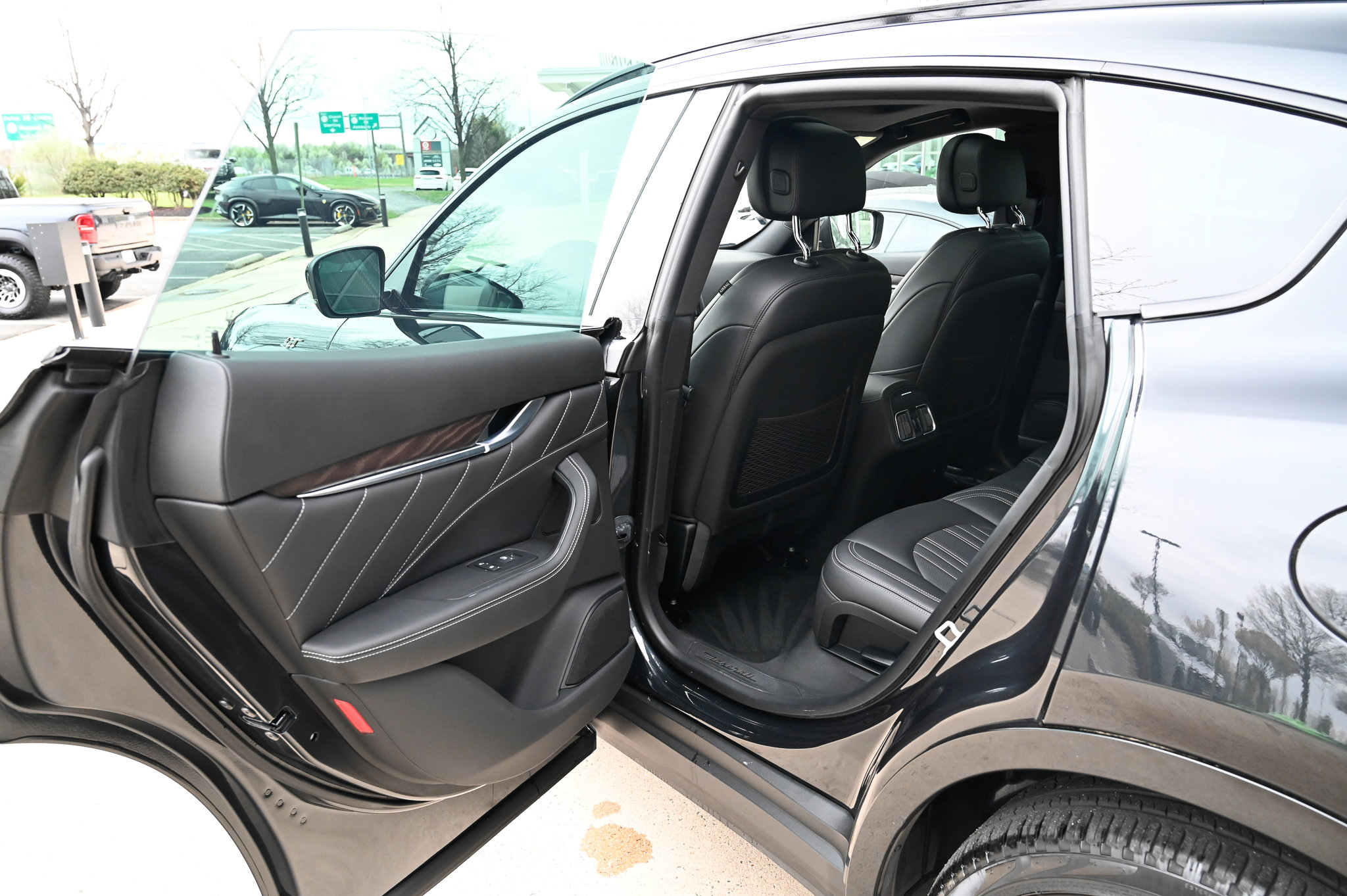 Certified 2022 Maserati Levante GT image 35