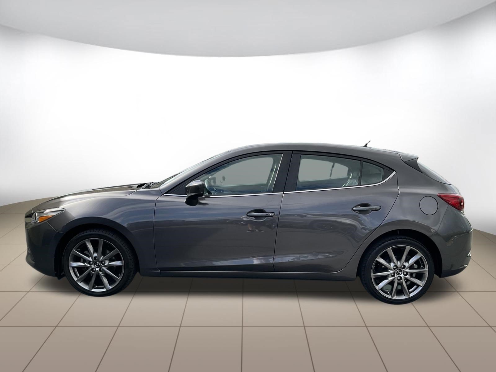 Used 2018 MAZDA MAZDA3 Touring FWD image 8