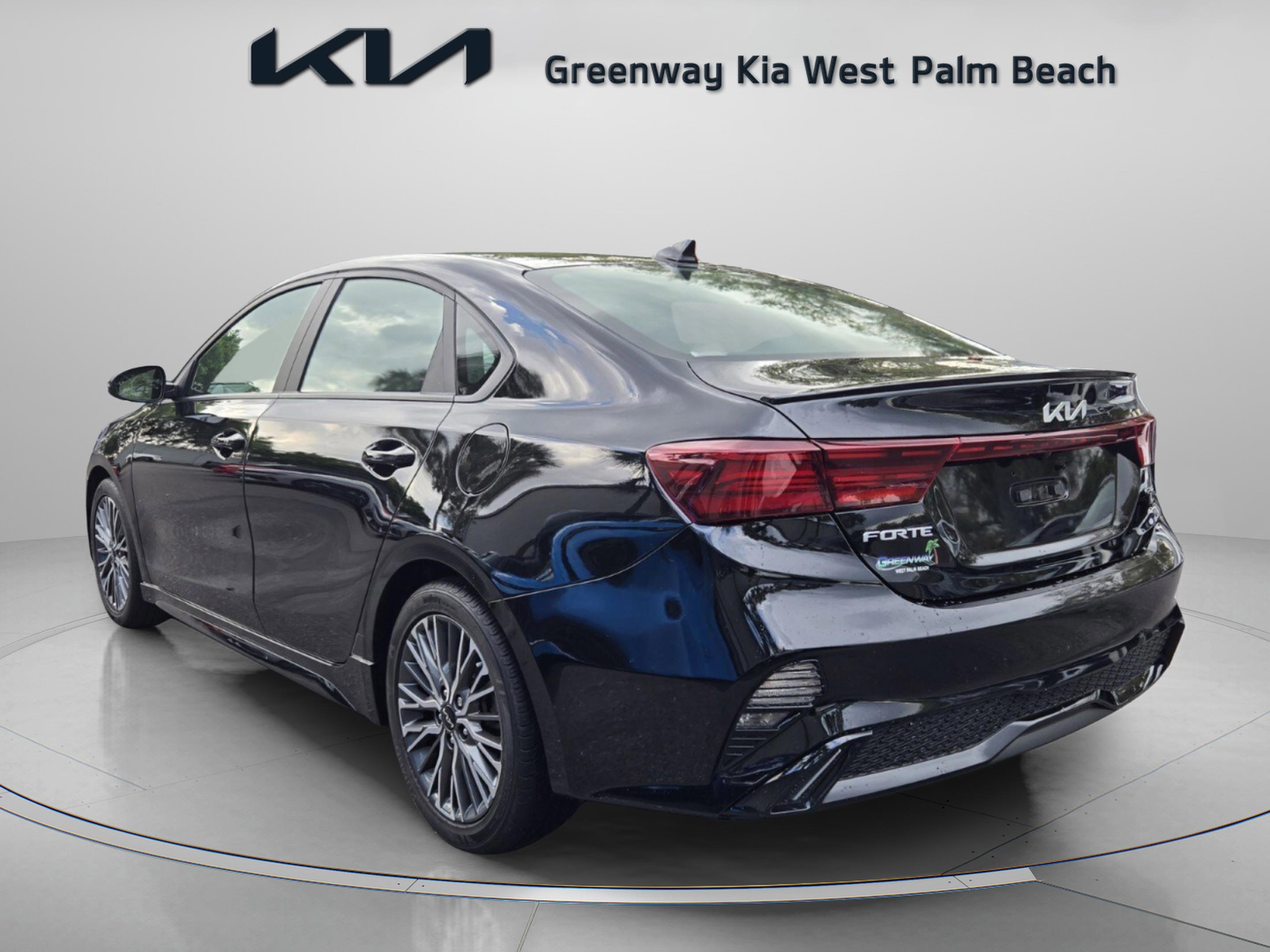Used 2022 Kia Forte GT-Line w/ GT-Line Premium Package image 5