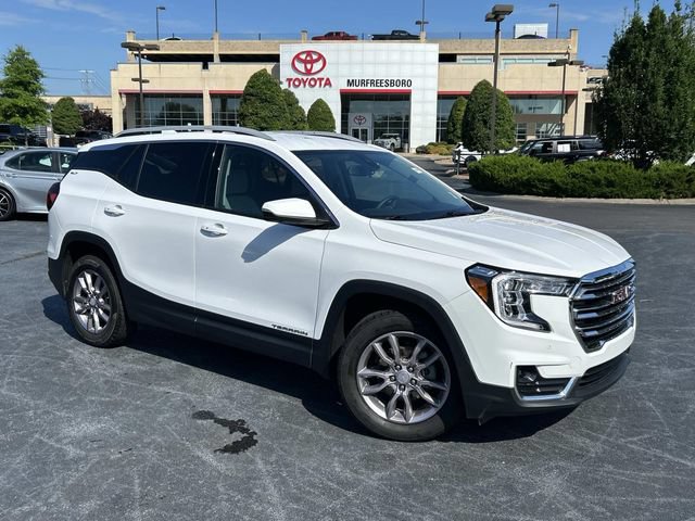 Used 2023 GMC Terrain SLT w/ Tech Package AWD/4WD image 2