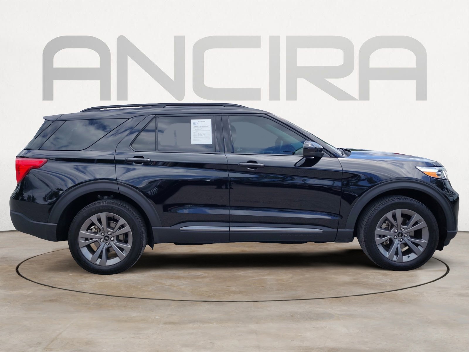 Used 2024 Ford Explorer XLT w/ Equipment Group 202A AWD/4WD image 15