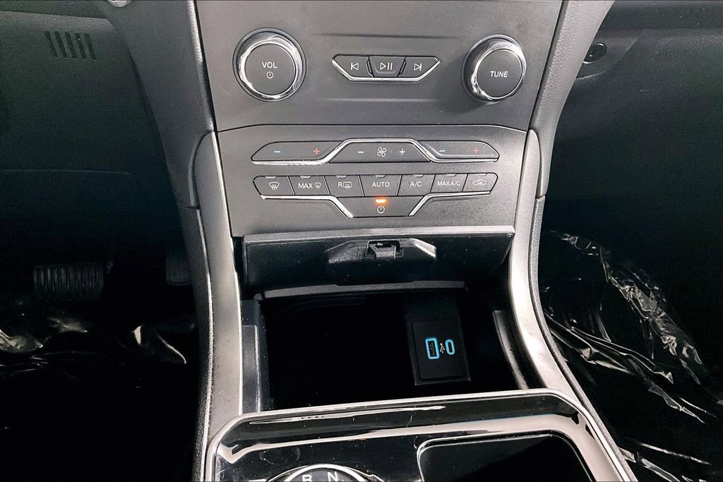 Used 2020 Ford Edge SE image 31