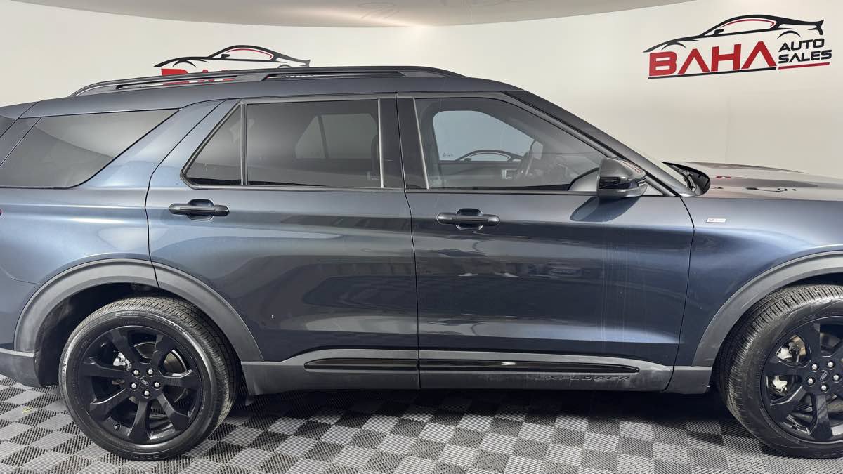 Used 2023 Ford Explorer ST-Line w/ Class IV Trailer Tow Package AWD/4WD image 7