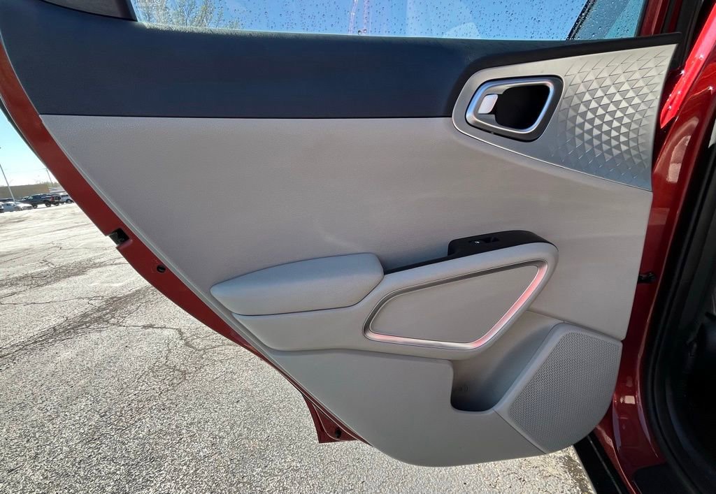 Used 2023 Kia Soul LX FWD image 16