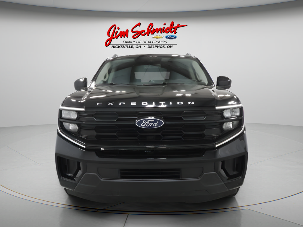 Used 2025 Ford Expedition Active AWD/4WD image 4