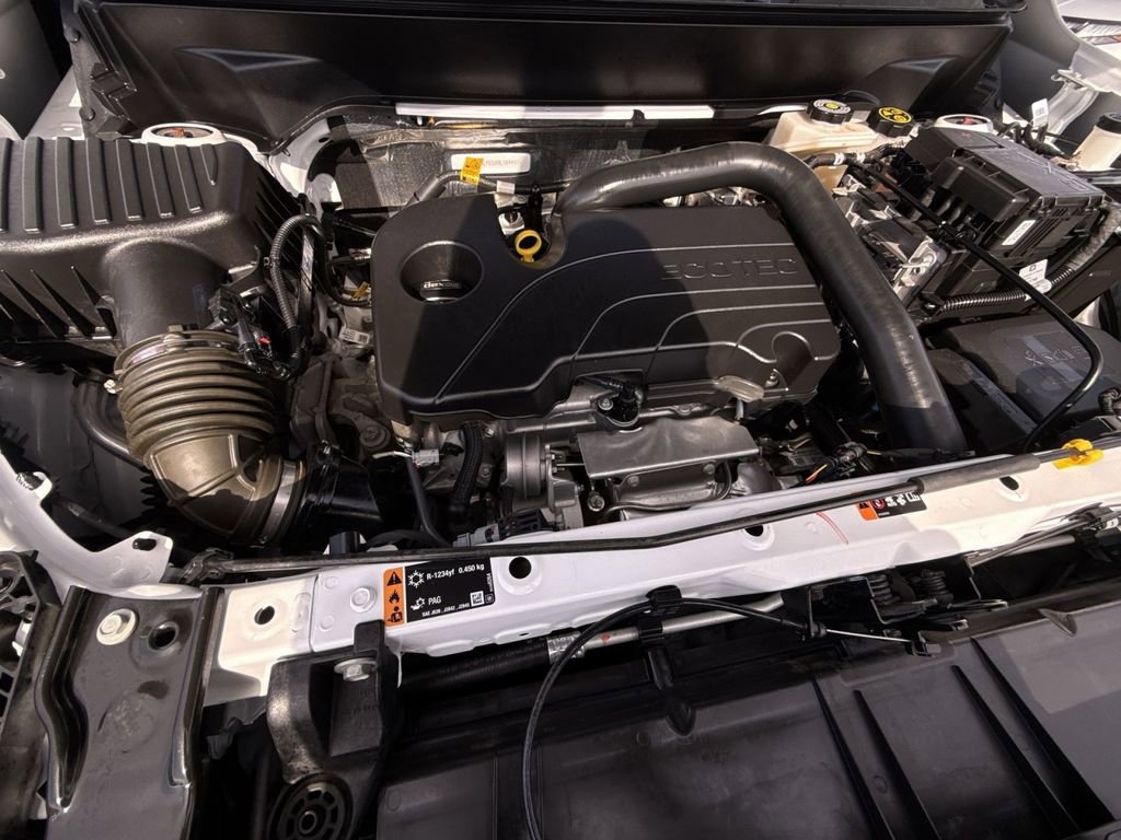 Used 2024 GMC Terrain SLT image 28