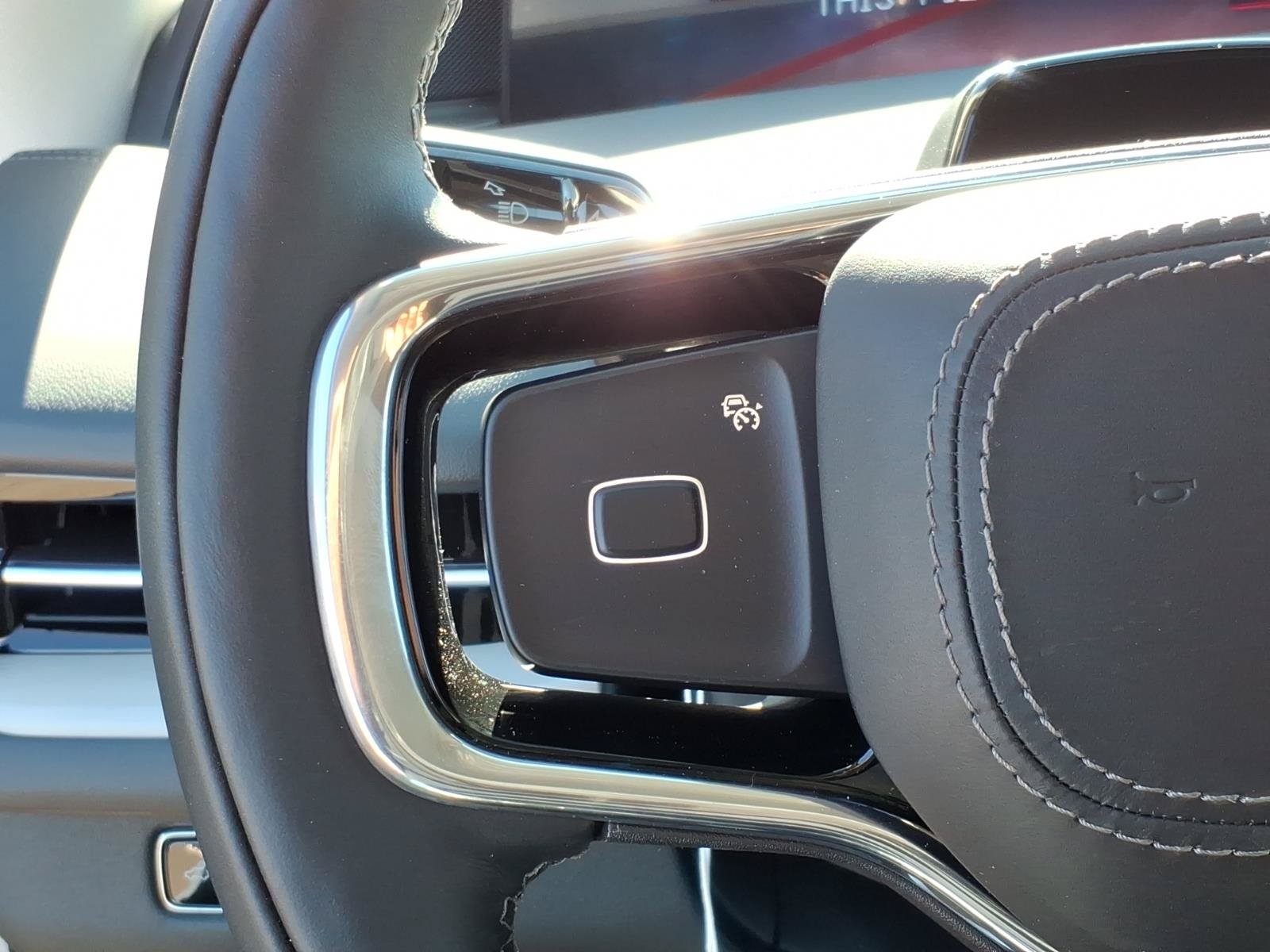 New 2026 Lincoln Navigator L Premier AWD/4WD image 19