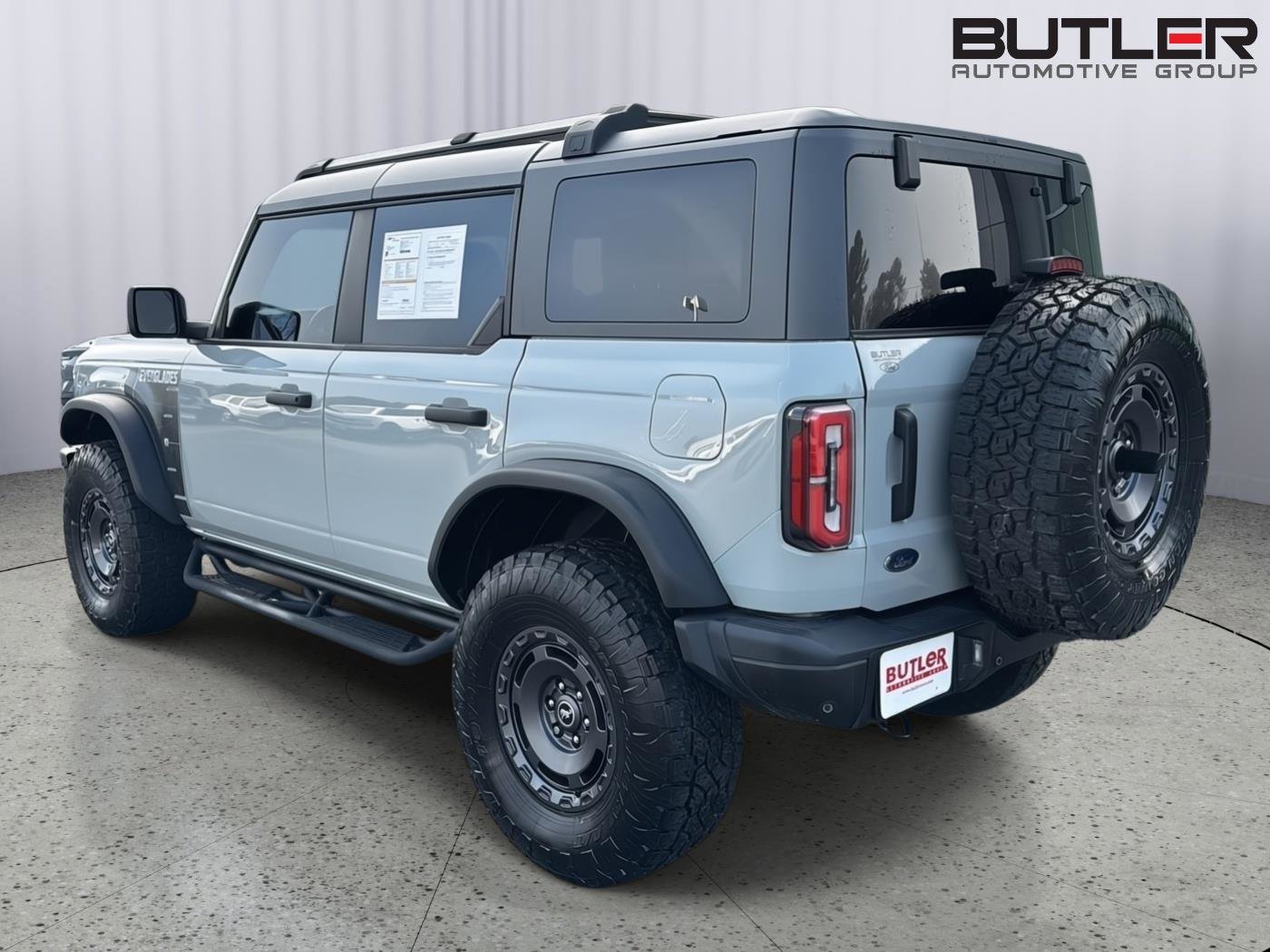 Certified 2023 Ford Bronco Everglades image 3