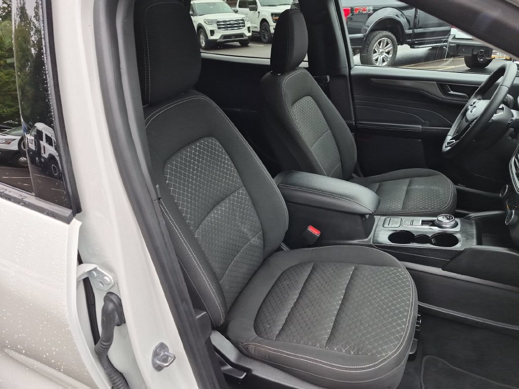 Certified 2023 Ford Escape Active AWD/4WD image 39