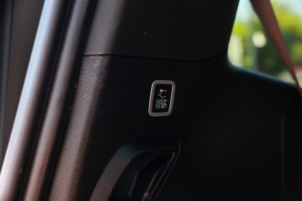 Used 2023 Jeep Wagoneer Series II AWD/4WD image 39