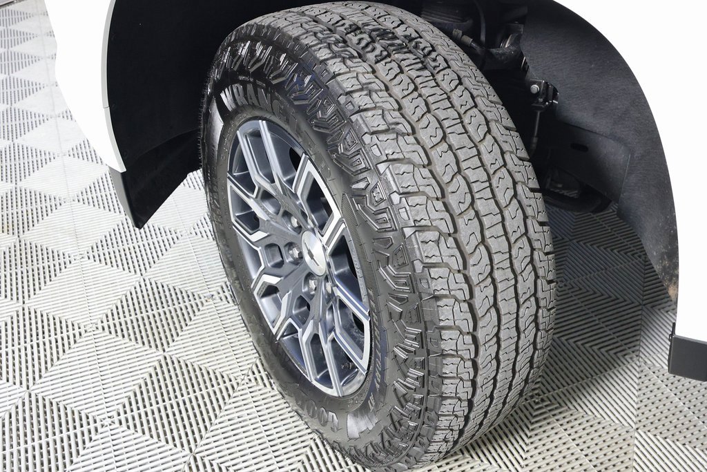 Used 2024 Chevrolet Colorado Z71 w/ Z71 Convenience Package 2 image 40