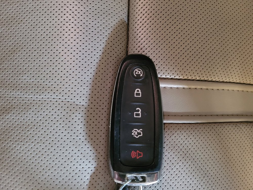 Used 2017 Lincoln Navigator Select RWD image 32