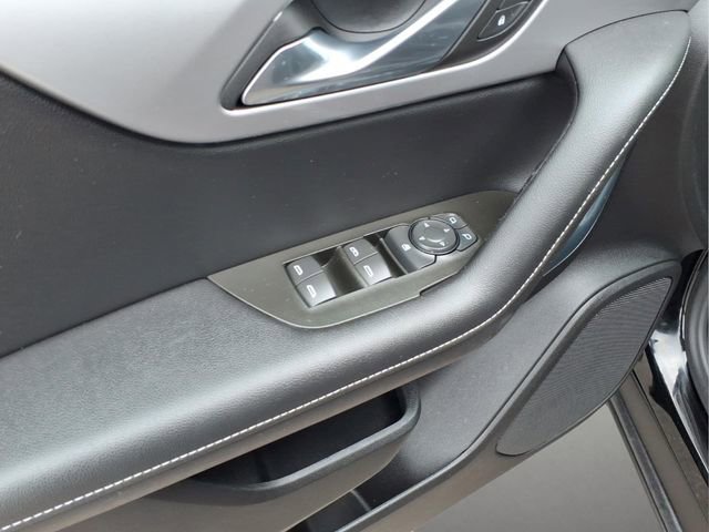 Used 2025 Chevrolet Blazer LT FWD image 18