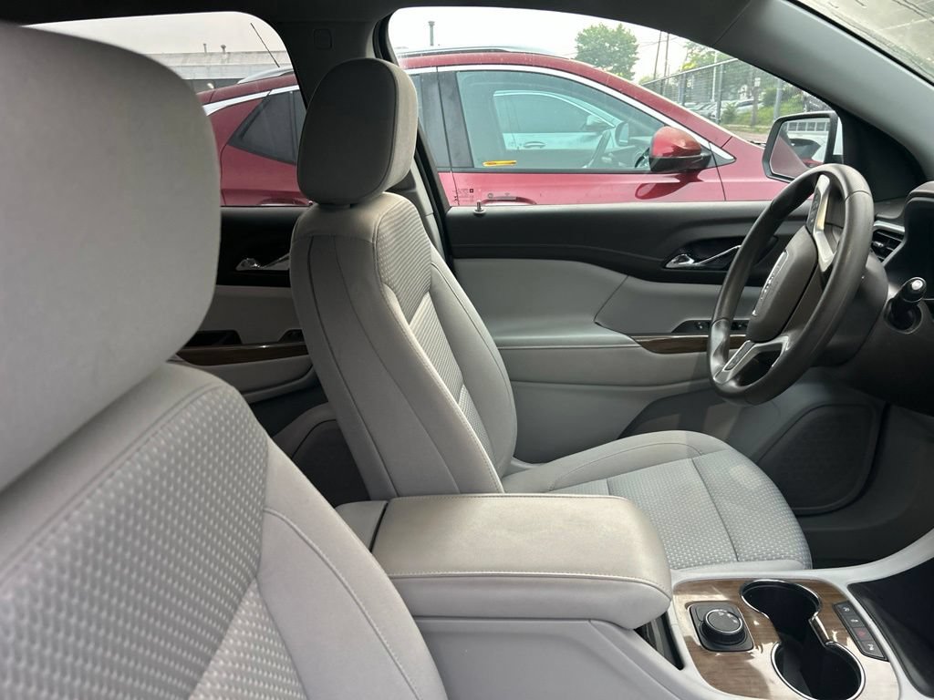 Used 2022 GMC Acadia SLE FWD image 9