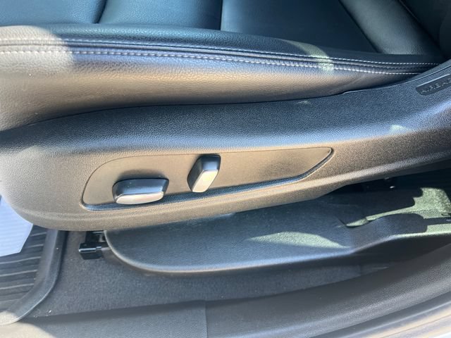 Used 2024 Cadillac XT6 Luxury AWD/4WD image 12