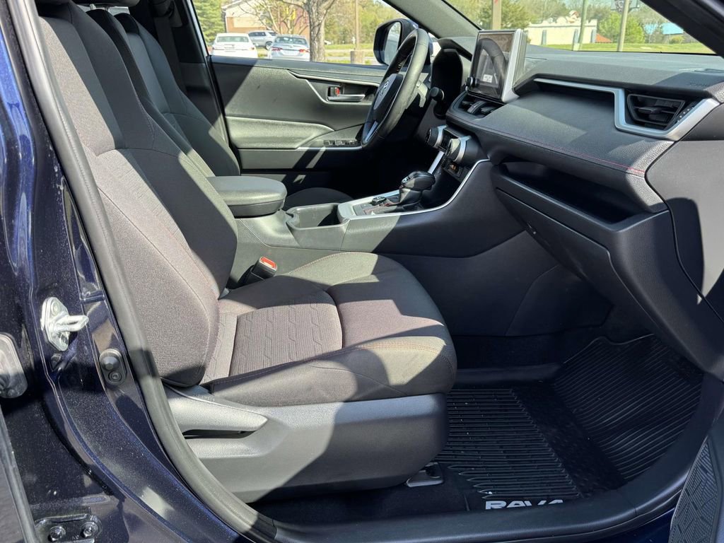 Used 2024 Toyota RAV4 SE w/ Weather & Moonroof Package image 13