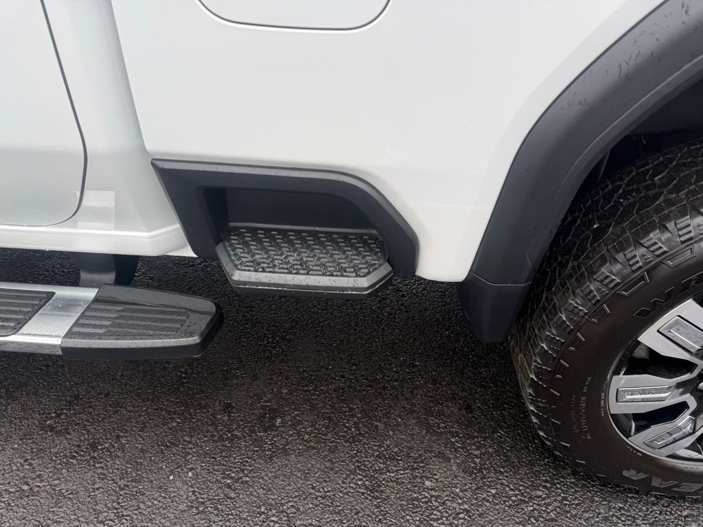 Used 2025 GMC Sierra 2500 Denali w/ Denali Reserve Package image 9