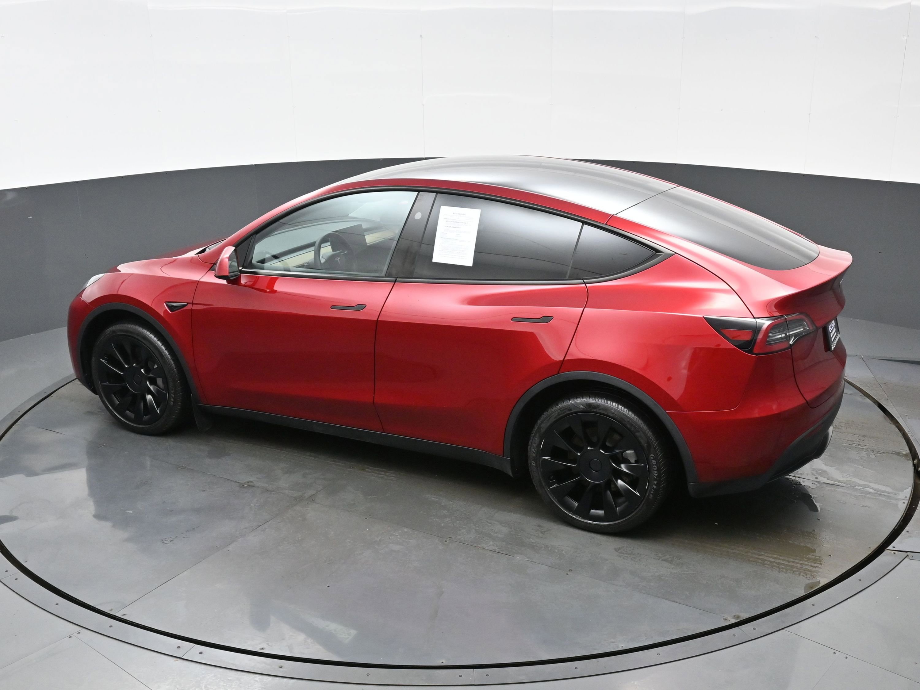 Used 2024 Tesla Model Y Long Range image 35