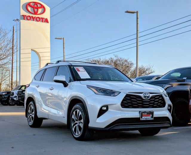 Used 2023 Toyota Highlander XLE image 38