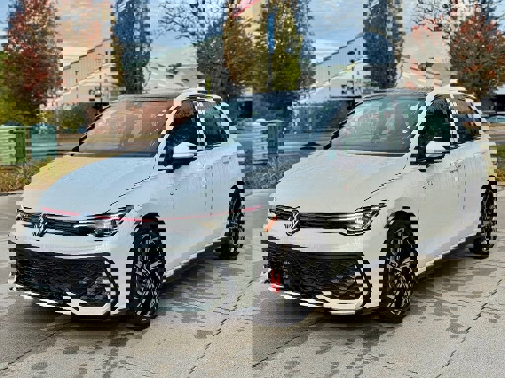 New 2025 Volkswagen GTI SE image 4