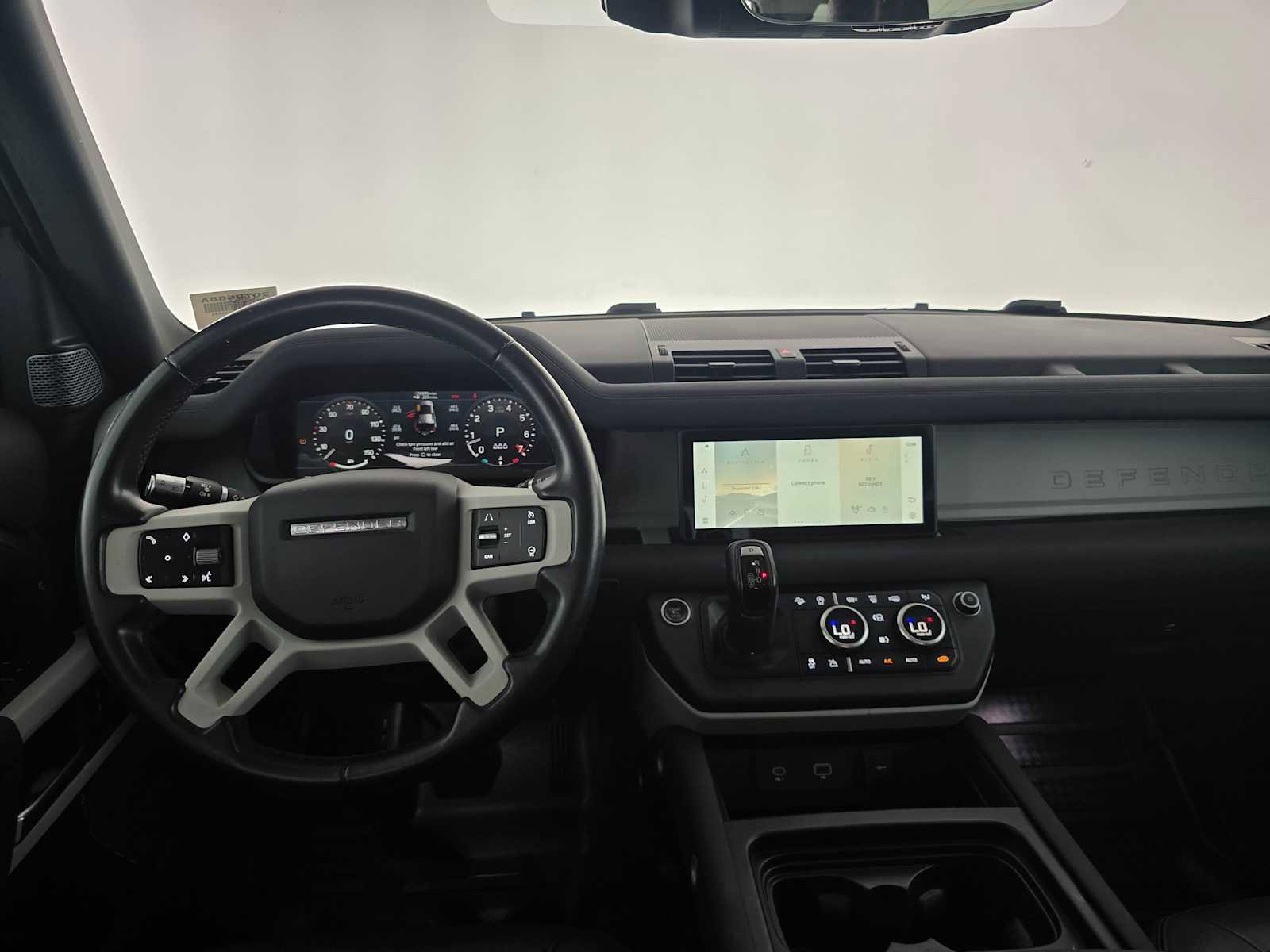 Used 2022 Land Rover Defender 110 SE image 17